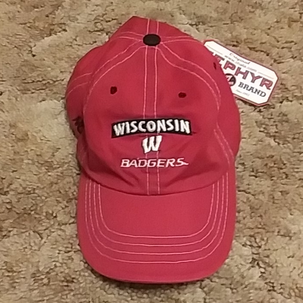 Wisconsin Badgers Brand new adjustable Hat!